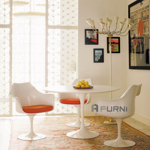 Ghế Tulip Arm-P7 có thể dùng làm ghế ăn gia đình, ghế nhà hàng, cafe rất đẹp