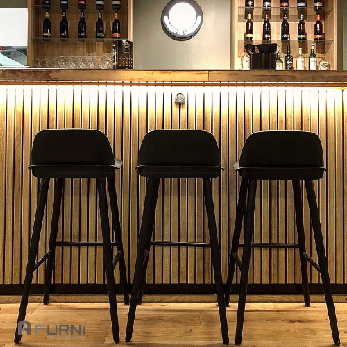 Ghế quầy bar CB NERD -Đen được sử dụng cho các quán bar